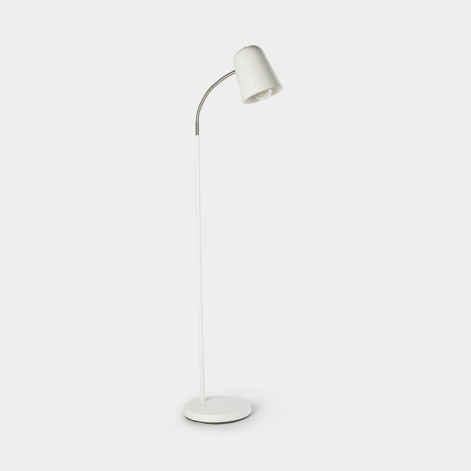 Lámpara de pie para salón blanco Kiva